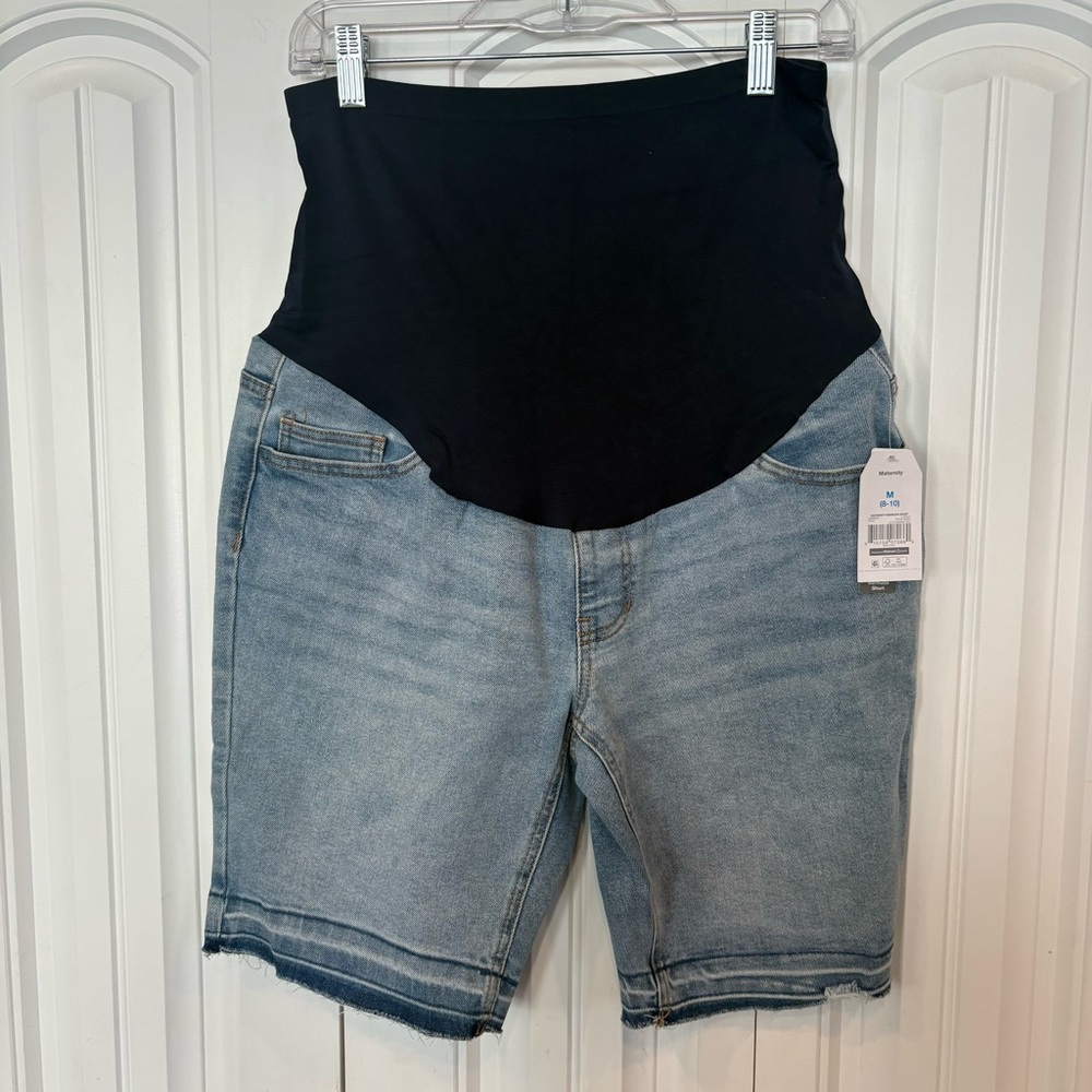 Time and Tru Light Wash Denim Bermuda Maternity Shorts Size Medium